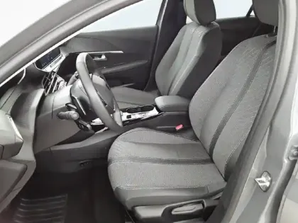 Photo 32 Peugeot 208  Hybrid 110 ch e-DCS6