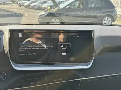 Photo 58 Peugeot 208  Hybrid 145 ch e-DCS6