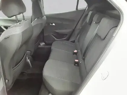 Photo 35 Peugeot 2008  PureTech 130 S&S EAT8