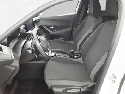 Photo 82 Peugeot 2008  PureTech 130 S&S EAT8