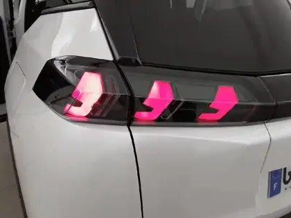 Photo 40 Peugeot 2008  PureTech 130 S&S EAT8