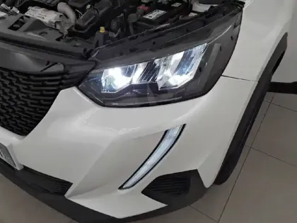 Photo 87 Peugeot 2008  PureTech 130 S&S EAT8