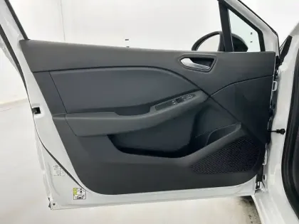 Photo 19 Renault Clio  E-Tech full hybrid 145