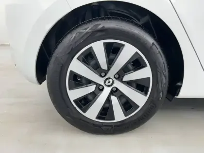 Photo 35 Renault Clio  E-Tech full hybrid 145