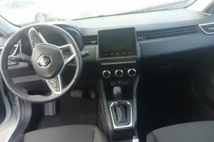 Photo 8 Renault Clio  E-Tech full hybrid 145