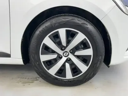 Photo 34 Renault Clio  E-Tech full hybrid 145