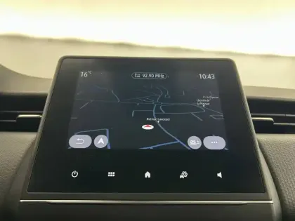 Photo 27 Renault Clio  E-Tech full hybrid 145