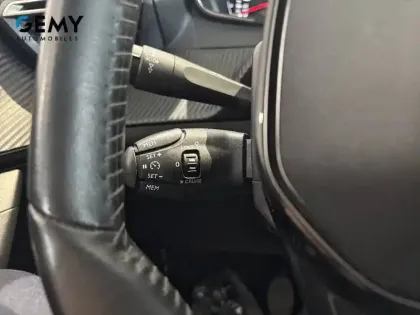 Photo 13 Peugeot 2008  PureTech 100 S&S BVM6