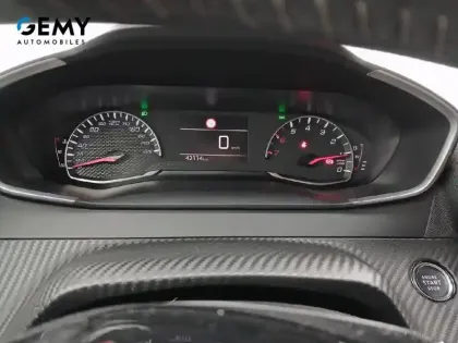 Photo 37 Peugeot 2008  PureTech 130 S&S BVM6