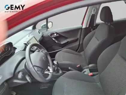 Photo 8 Peugeot 208  PureTech 82ch S&S BVM5 6.2 Evap