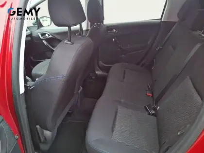 Photo 9 Peugeot 208  PureTech 82ch S&S BVM5 6.2 Evap