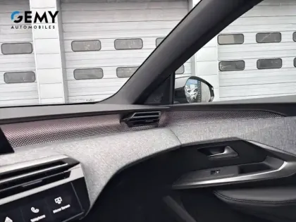 Photo 15 Peugeot 3008  Electrique 210 ch 73 kWh