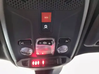 Photo 14 Peugeot 2008  Hybrid 145 e-DCS6