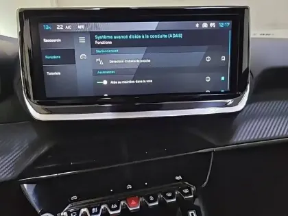 Photo 24 Peugeot 2008  Hybrid 145 e-DCS6