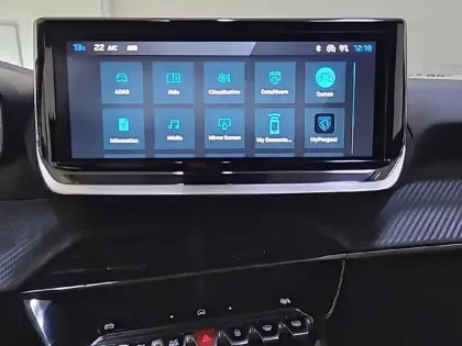 Photo 13 Peugeot 2008  Hybrid 145 e-DCS6