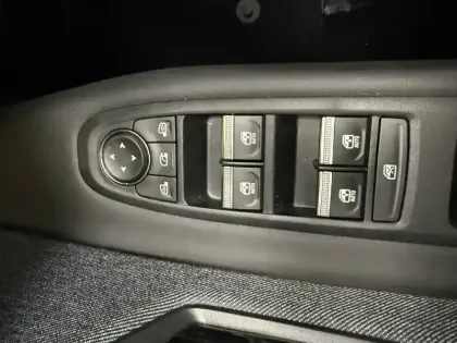 Photo 9 Renault 5 Renault  E-Tech Electrique 10 ch autonomie confort