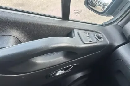 Photo 68 Nissan Nv300  FOURGON L1H1 2T8 2.0 DCI 120 BVM