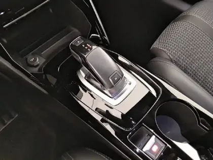 Photo 37 Peugeot 208  PureTech 100 S&S EAT8