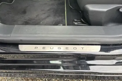 Photo 32 Peugeot 308  PureTech 130ch S&S EAT8