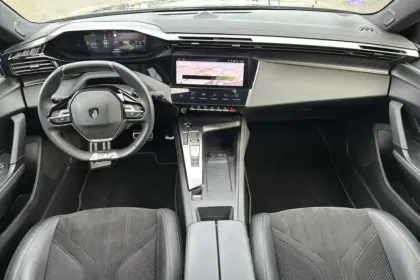 Photo 13 Peugeot 308  PureTech 130ch S&S EAT8