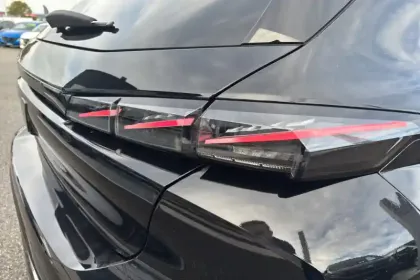 Photo 31 Peugeot 308  PureTech 130ch S&S EAT8