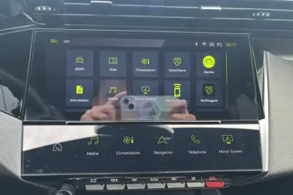 Photo 22 Peugeot 308  PureTech 130ch S&S EAT8