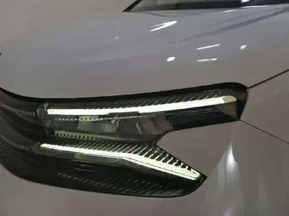 Photo 15 Citroën C5 aircross  Hybride 136 e-DCS6