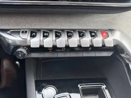 Photo 17 Peugeot 3008 Gén. II Ph2 GT 5