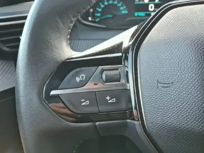 Photo 19 Peugeot 2008  Electrique 136 ch