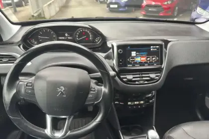 Photo 15 Peugeot 2008  PureTech 110ch S&S BVM6