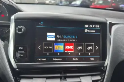 Photo 17 Peugeot 2008  PureTech 110ch S&S BVM6