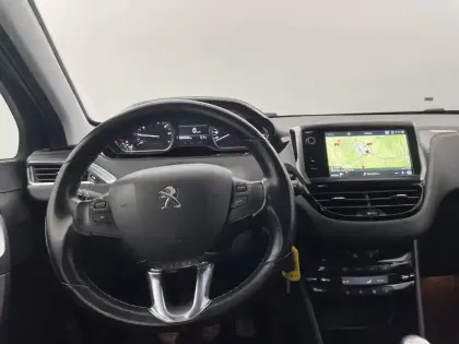 Photo 43 Peugeot 2008  PureTech 110ch S&S BVM6