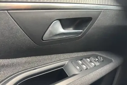 Photo 21 Peugeot 5008  BlueHDi 130ch S&S BVM6