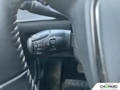 Photo 15 Peugeot 2008  Electrique 136 ch