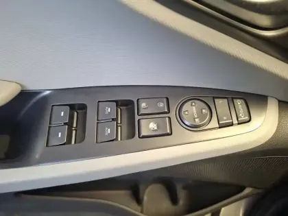 Photo 52 Hyundai Ioniq  Plug-in 141 ch