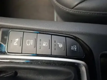 Photo 63 Hyundai Ioniq  Plug-in 141 ch