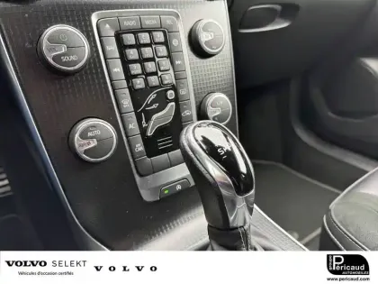 Photo 18 Volvo V40  T2 122 ch Geartronic 6