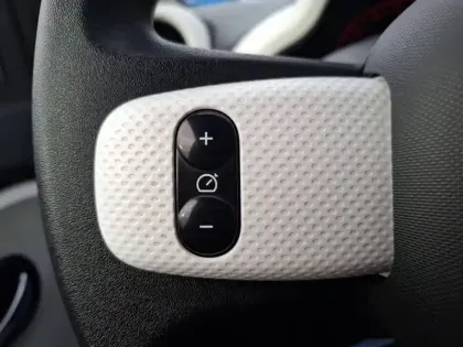 Photo 31 Renault Twingo  III 1.0 SCe 70 Stop & Start E6C