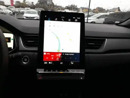 Photo 8 Renault Captur  E-Tech full hybrid 145 ch