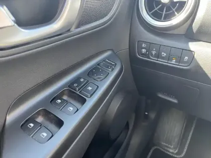 Photo 12 Hyundai Kona  Electrique 39 kWh - 136 ch