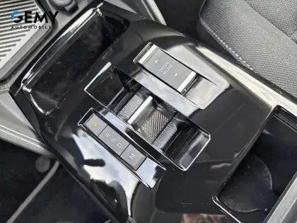 Photo 16 Citroën C4  Hybride 145 e-DCS6