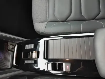 Photo 49 Citroën C4  BlueHDi 130 EAT8