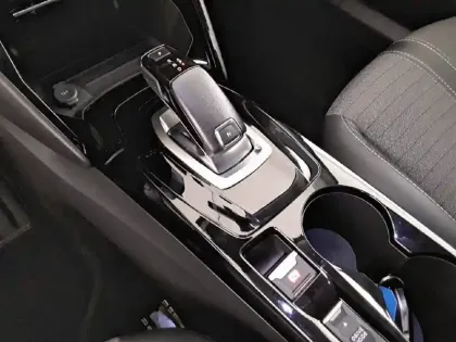 Photo 34 Peugeot 2008  BlueHDi 130 S&S EAT8