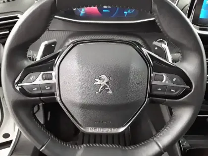 Photo 50 Peugeot 2008  BlueHDi 130 S&S EAT8