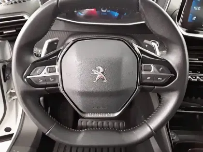 Photo 8 Peugeot 2008  BlueHDi 130 S&S EAT8