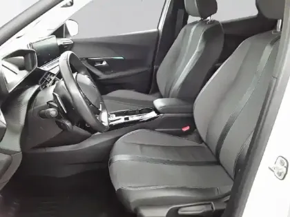 Photo 10 Peugeot 2008  BlueHDi 130 S&S EAT8