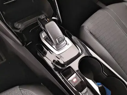 Photo 13 Peugeot 2008  BlueHDi 130 S&S EAT8