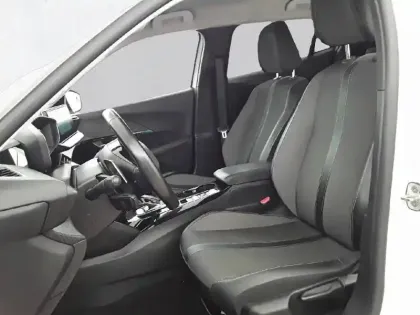 Photo 118 Peugeot 2008  BlueHDi 130 S&S EAT8