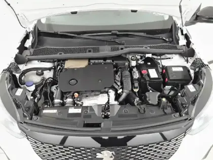 Photo 25 Peugeot 2008  BlueHDi 130 S&S EAT8