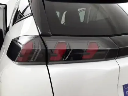 Photo 16 Peugeot 2008  BlueHDi 130 S&S EAT8